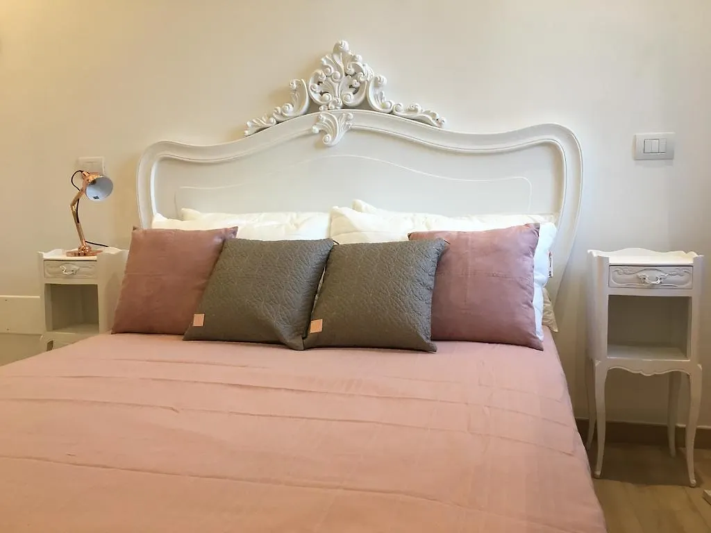La Maison Extravagante Saronno Guest house