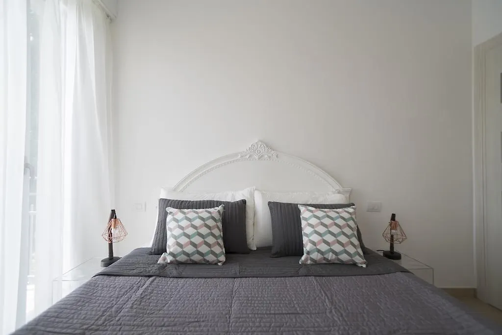 Guest house La Maison Extravagante Saronno Italy